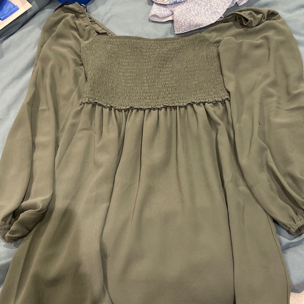 cute dainty green forever 21 Midi dress